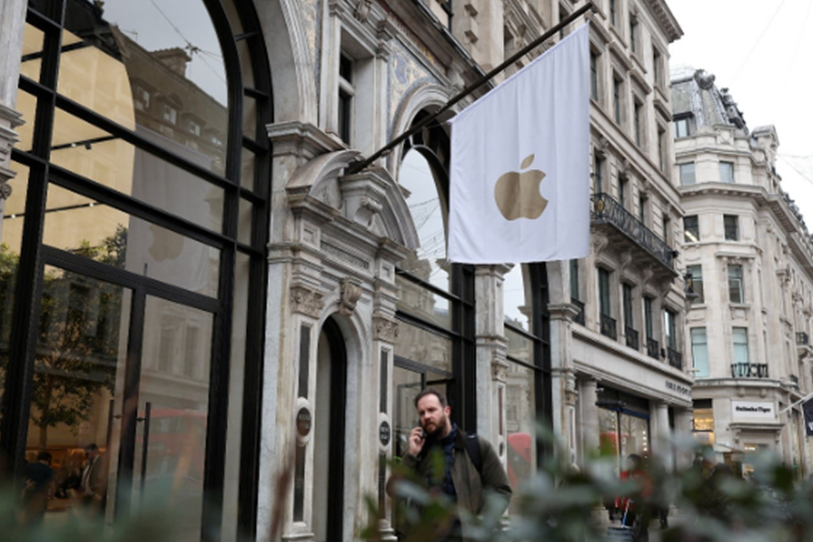 Apple Bows to UK Laws, Drops End-to-End Cloud Encryption for the First Time